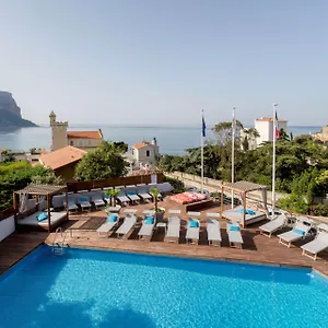 Western La Rade Cassis