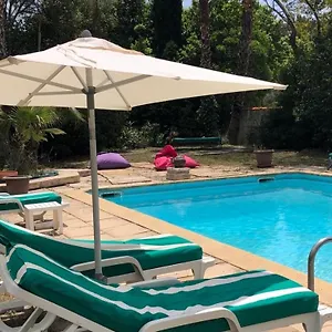  Hébergement de vacances Le Bonheur Avec Piscine Et Jardin