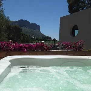 By Privee Dans Maison Familiale Homestay